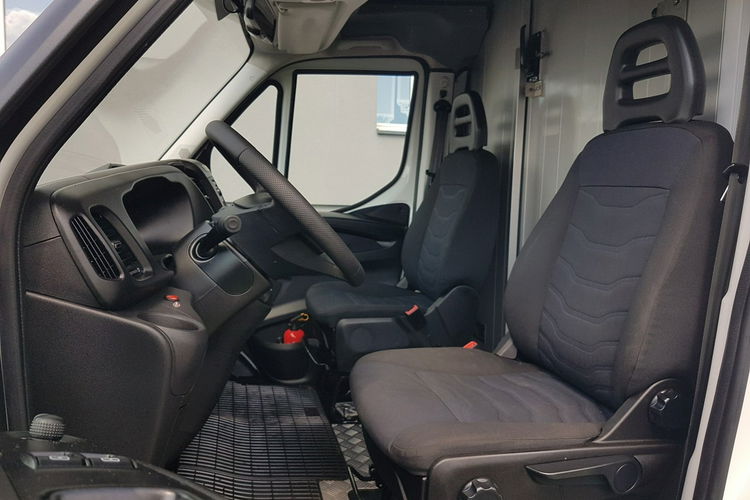 Iveco Daily KONTENER NISKOPODŁOGOWY 4.31x2.24x2.43 SKLEP KAMPER KLIMA FOODTRUCK zdjęcie 7