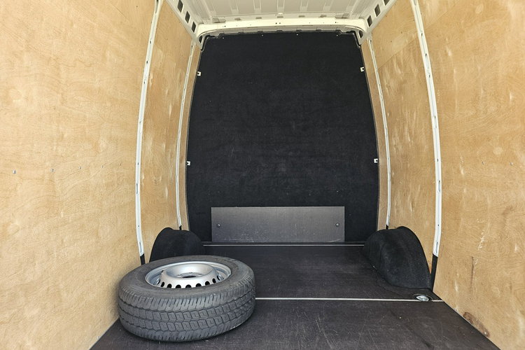 Iveco Daily 35S18 9-osobowy 3.0/180KM Maxi L4H2 zdjęcie 14