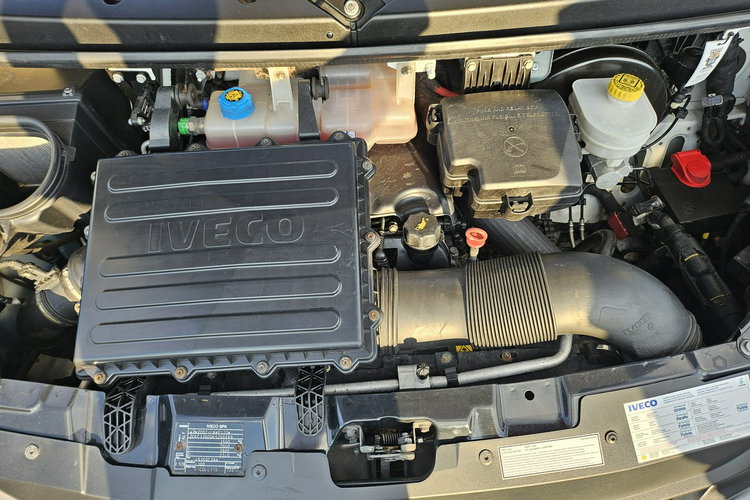 Iveco Daily 35S18 9-osobowy 3.0/180KM Maxi L4H2 zdjęcie 17