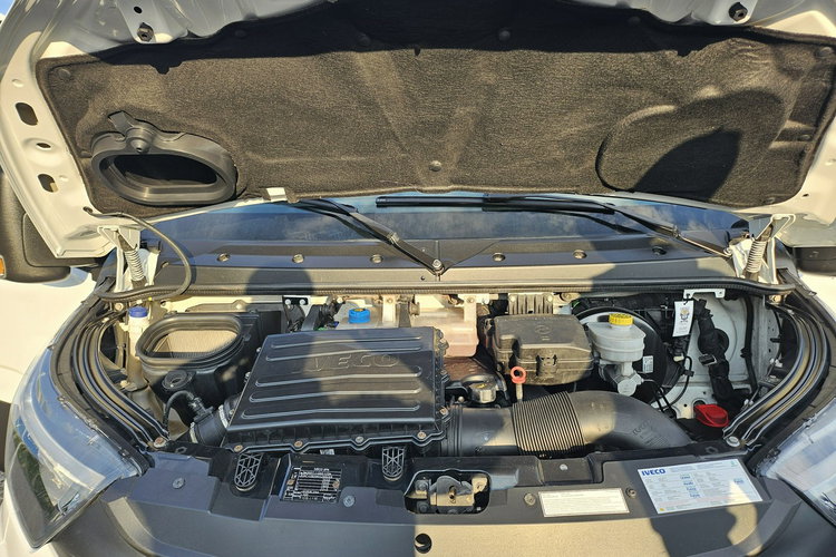 Iveco Daily 35S18 9-osobowy 3.0/180KM Maxi L4H2 zdjęcie 18