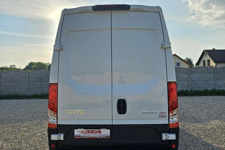 Iveco Daily 35S18 9-osobowy 3.0/180KM Maxi L4H2 zdjęcie 21