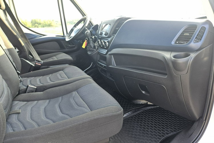 Iveco Daily 35S18 9-osobowy 3.0/180KM Maxi L4H2 zdjęcie 8