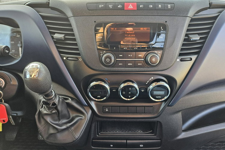 Iveco Daily 35S18 9-osobowy 3.0/180KM Maxi L4H2 zdjęcie 9