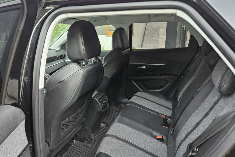 Peugeot 3008 1.5 BlueHdi 130KM Allure / Bezwypadkowy / Salon PL zdjęcie 15