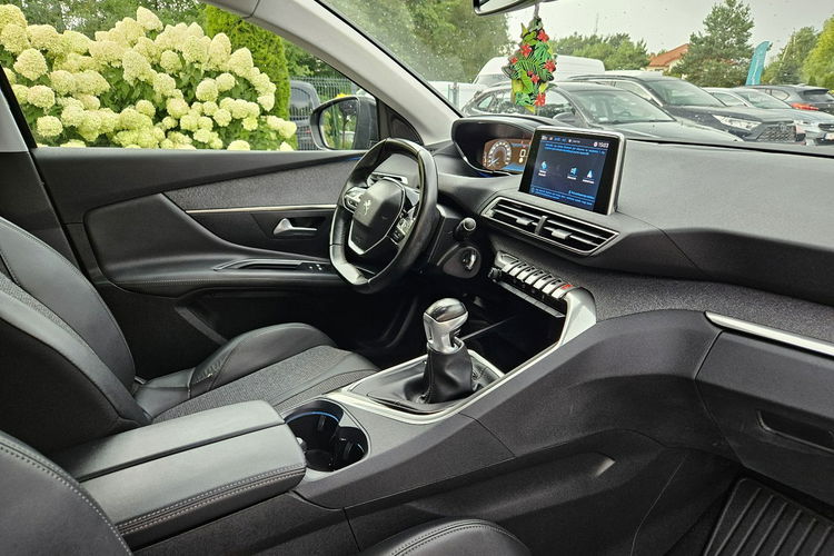 Peugeot 3008 1.5 BlueHdi 130KM Allure / Bezwypadkowy / Salon PL zdjęcie 18
