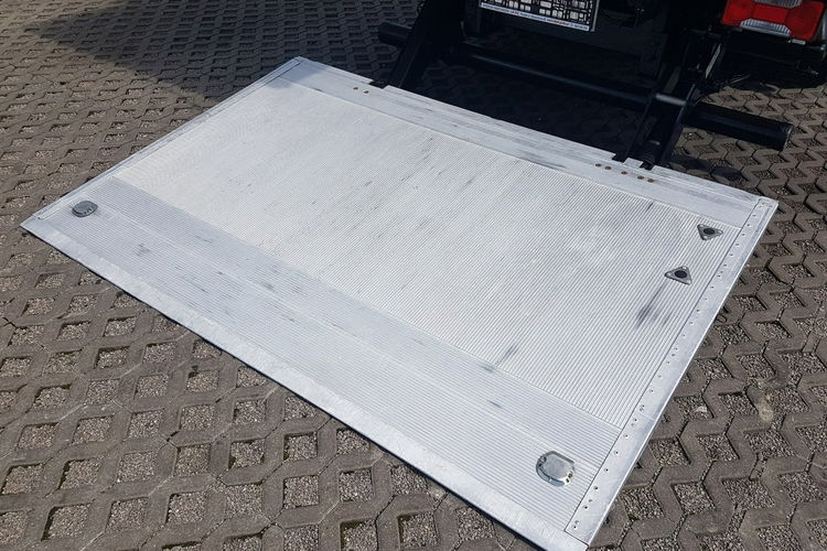 Iveco DAILY 70-180 WINDA 10EP PLANDEKA 5.02x2.29x2.37 FIRANKA WINDA 10EP PLANDEKA 5.02x2.29x2.37 FIRANKA DMC 7000 KG KLIMA TEMPOMAT zdjęcie 31
