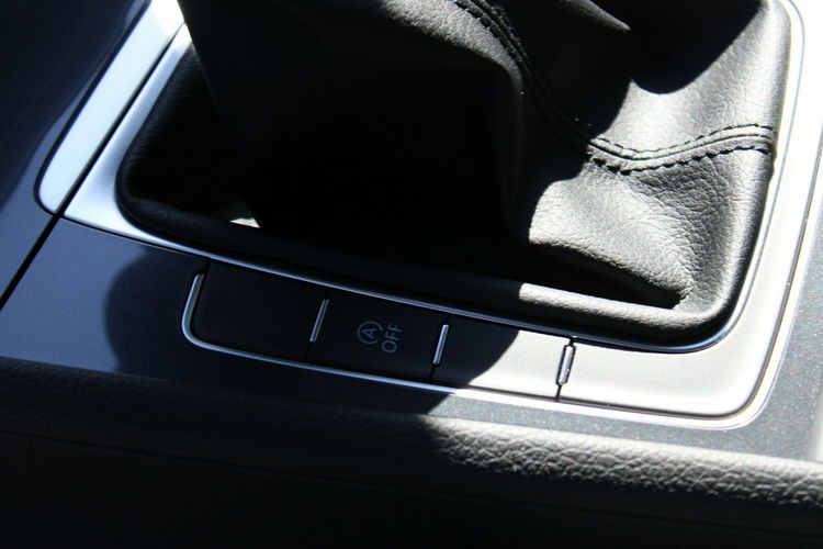 Volkswagen Golf Comfortline F-vat App-Connect Gwarancja zdjęcie 19