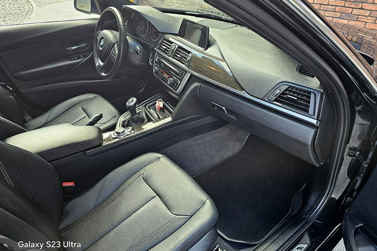 BMW 320 Navi Skóry Bezwypadkowy Tylko 128 Tys Km zdjęcie 10
