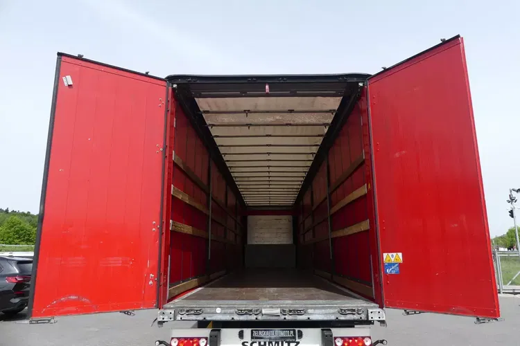 DAF XF 106.460 + SCHMITZ FIRANKA / ZESTAW STANDARD / zdjęcie 17