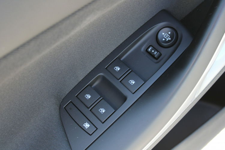 Opel Astra GS LINE 1.2T F-vat Salon Polska Gwarancja zdjęcie 13