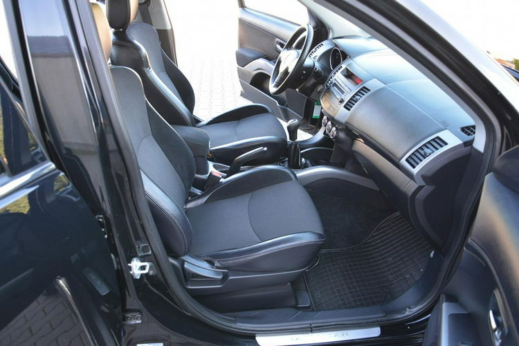 Mitsubishi Outlander 2.0(147KM) Lift Skóry Alu 18" Parktronik ASO zdjęcie 18