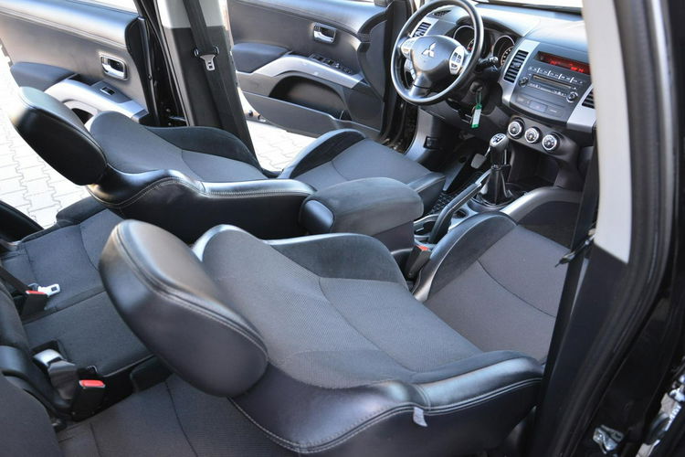 Mitsubishi Outlander 2.0(147KM) Lift Skóry Alu 18" Parktronik ASO zdjęcie 21