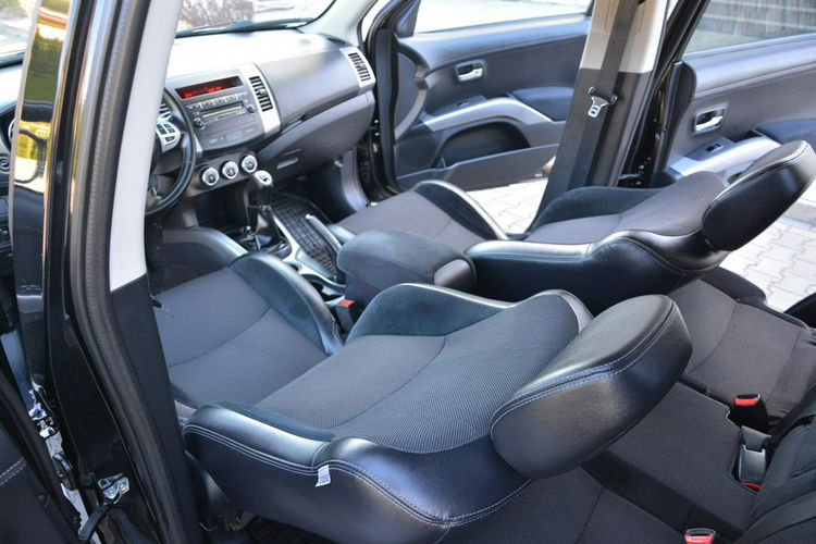 Mitsubishi Outlander 2.0(147KM) Lift Skóry Alu 18" Parktronik ASO zdjęcie 24