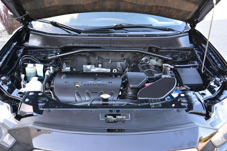 Mitsubishi Outlander 2.0(147KM) Lift Skóry Alu 18" Parktronik ASO zdjęcie 34