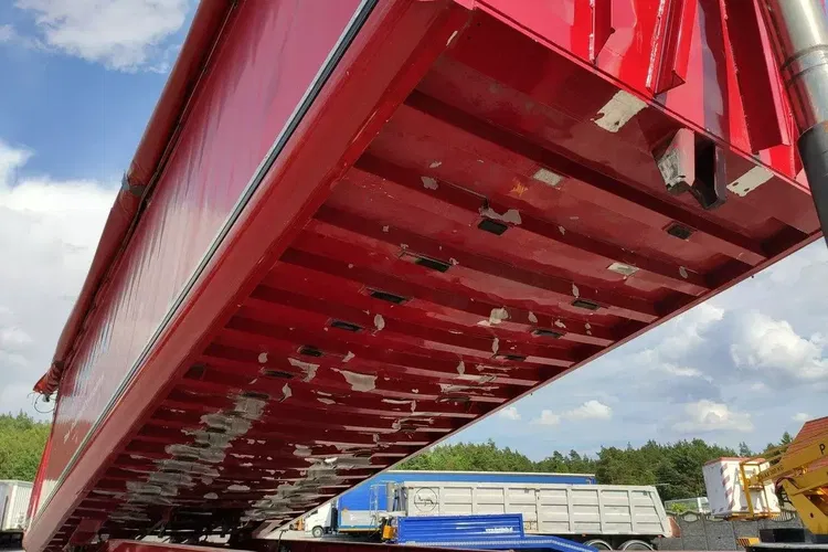 Schmitz 33m Waga: 5700kg Ład.: 30300kg Góra: alu Dół: stal zdjęcie 6