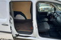 samochód osobowy Renault zdjęcie 21