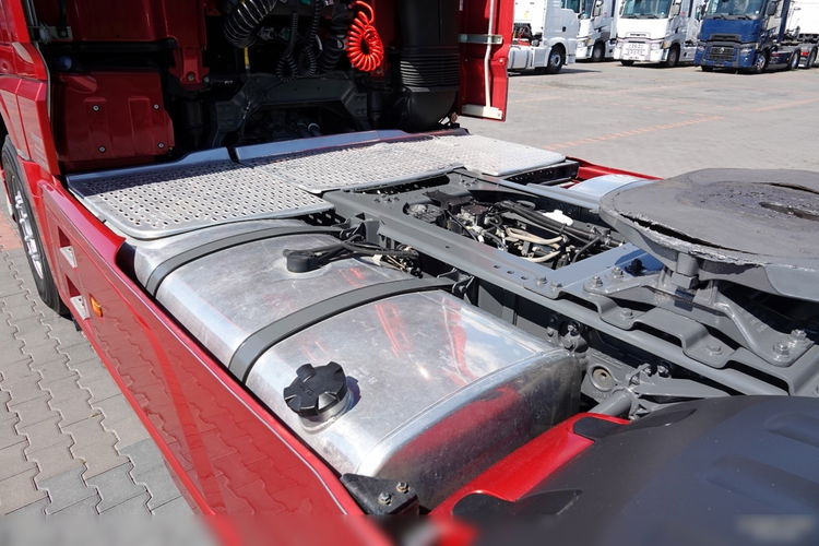 DAF XF 510 / RETARDER / NAVI / EXPRES DO KAWY /MANUAL / BARDZO BOGATE WYPOSAŻENIE / SPROWADZONY / 2016 ROK zdjęcie 14