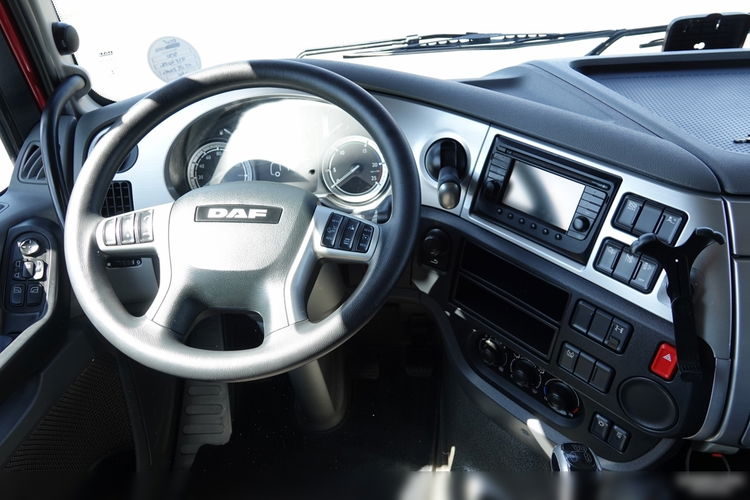 DAF XF 510 / RETARDER / NAVI / EXPRES DO KAWY /MANUAL / BARDZO BOGATE WYPOSAŻENIE / SPROWADZONY / 2016 ROK zdjęcie 29