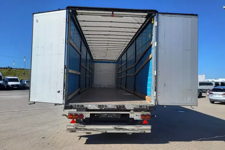Schmitz SCS EB - naczepa z windą zdjęcie 5