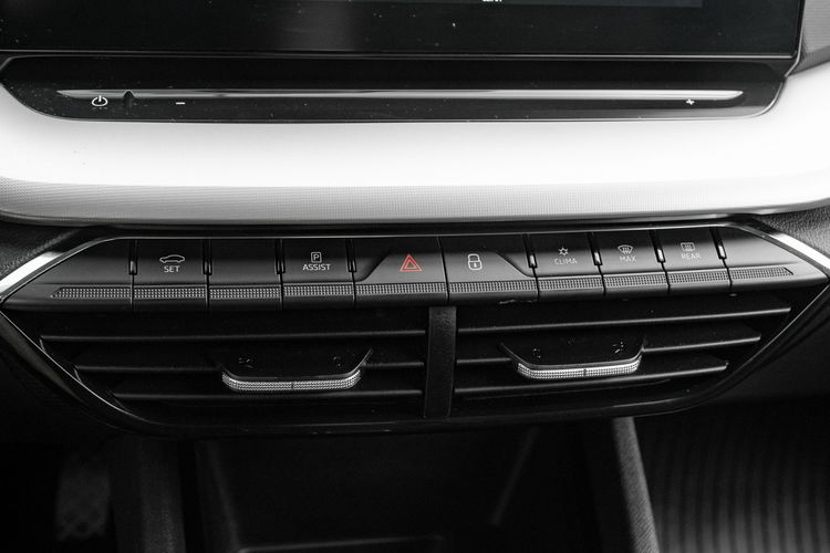 Skoda Octavia 2.0 TDI Ambition DSG Ambient LED NAVI K.cofania Salon PL VAT 23% zdjęcie 22