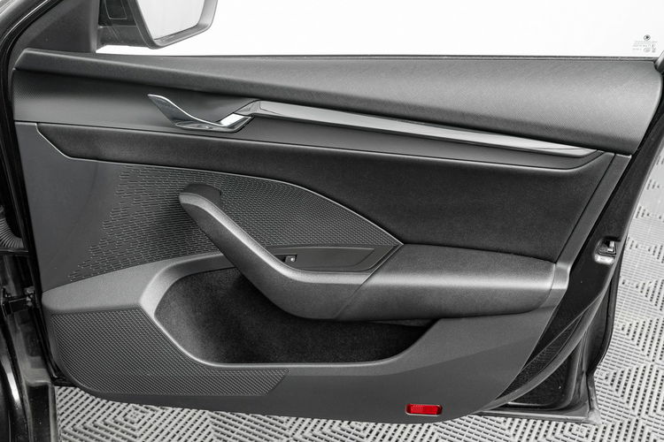 Skoda Octavia 2.0 TDI Ambition DSG Ambient LED NAVI K.cofania Salon PL VAT 23% zdjęcie 33