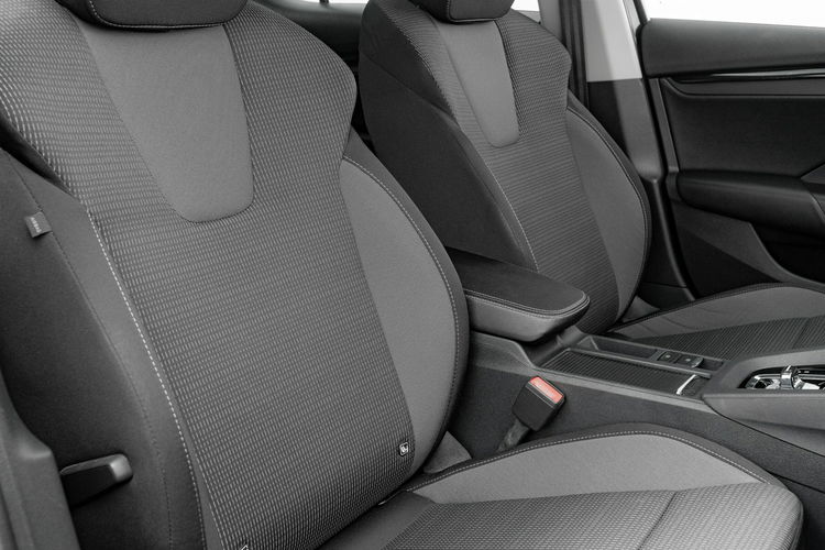 Skoda Octavia 2.0 TDI Ambition DSG Ambient LED NAVI K.cofania Salon PL VAT 23% zdjęcie 35