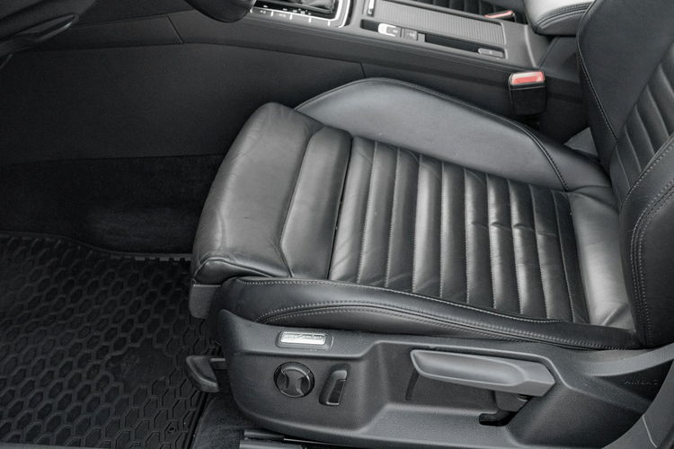 Volkswagen Passat Highline DSG Podgrz.f Virtual Cockpit LED Cz.park 3 stref VAT23% zdjęcie 14