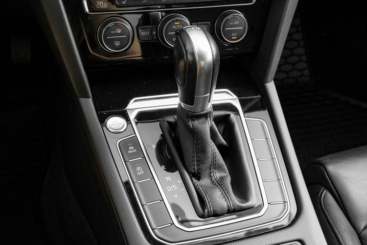 Volkswagen Passat Highline DSG Podgrz.f Virtual Cockpit LED Cz.park 3 stref VAT23% zdjęcie 21