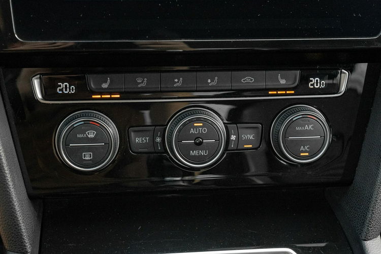 Volkswagen Passat Highline DSG Podgrz.f Virtual Cockpit LED Cz.park 3 stref VAT23% zdjęcie 22
