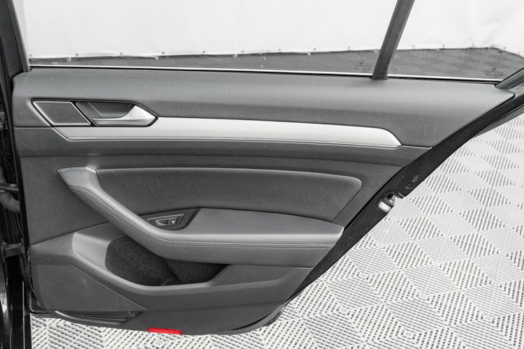 Volkswagen Passat Highline DSG Podgrz.f Virtual Cockpit LED Cz.park 3 stref VAT23% zdjęcie 31