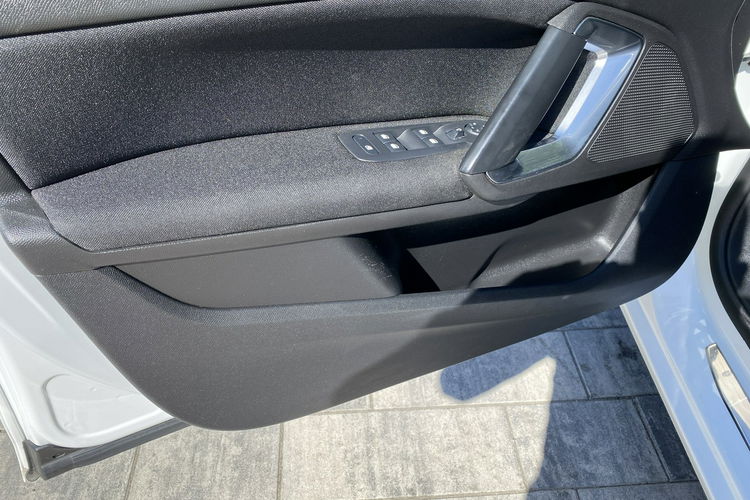 Peugeot 208 Zadbany z oryginalnym niskim przebiegiem zdjęcie 16
