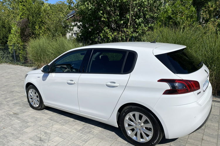 Peugeot 208 Zadbany z oryginalnym niskim przebiegiem zdjęcie 3