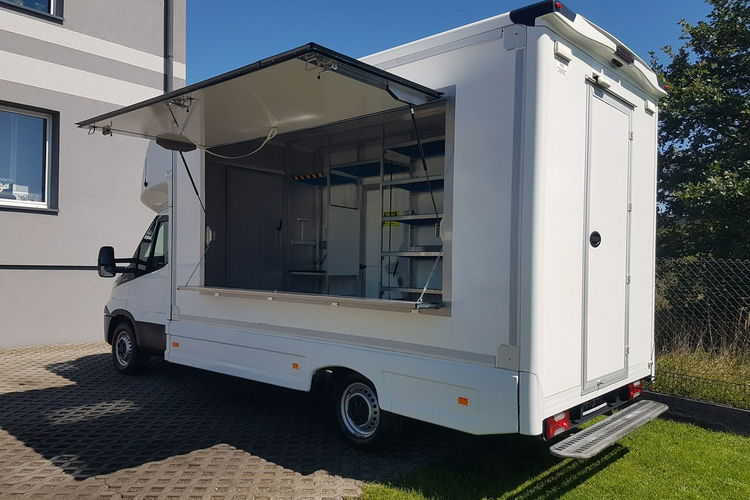 Iveco Daily SKLEP FOODTRUCK KONTENER NISKOPODŁOGOWY 4.31x2.23x2.42 BAR KLIMA zdjęcie 3