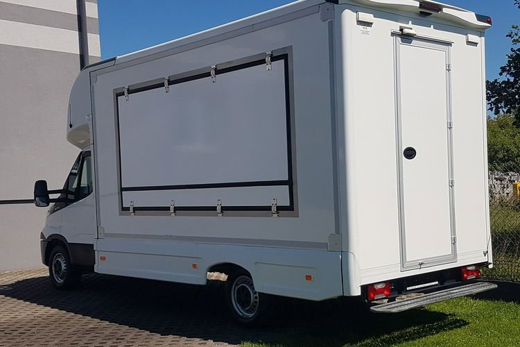 Iveco Daily SKLEP FOODTRUCK KONTENER NISKOPODŁOGOWY 4.31x2.23x2.42 BAR KLIMA zdjęcie 36