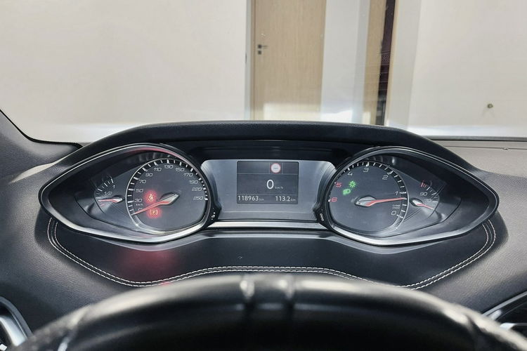 Peugeot 308 1.5 Blue-HDi 130KM"GT Line" LIFT KeyLess Full LED Lift Navi Kamery 360 zdjęcie 24