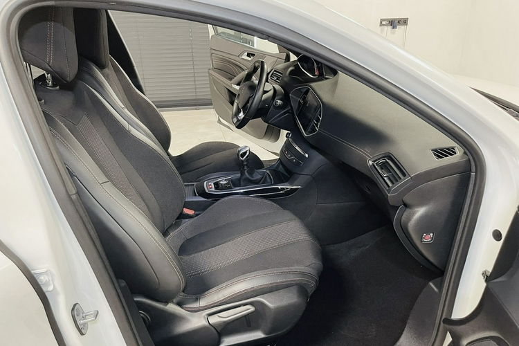 Peugeot 308 1.5 Blue-HDi 130KM"GT Line" LIFT KeyLess Full LED Lift Navi Kamery 360 zdjęcie 34