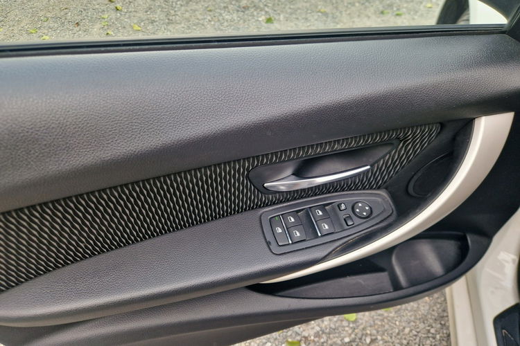 BMW 320 . Automat. Ledy. Navi zdjęcie 18