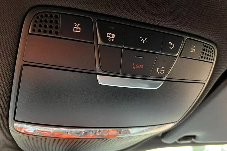 Mercedes eqc zdjęcie 36