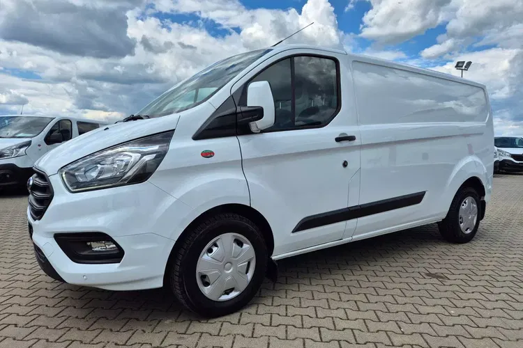 Ford Transit Custom Long 85900zł NETTO 2.0TdCi/170KM zdjęcie 4