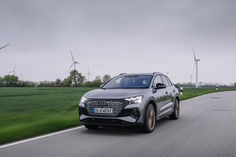 AUDI Q4 e-tron 45 zdjęcie 1