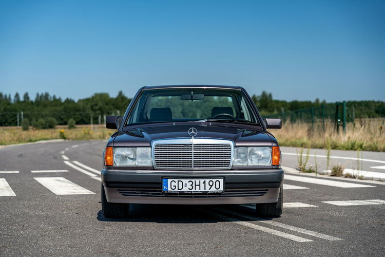 Mercedes W201 W201 / 190 / 2.3 136KM / Stan kolekcjonerski zdjęcie 2