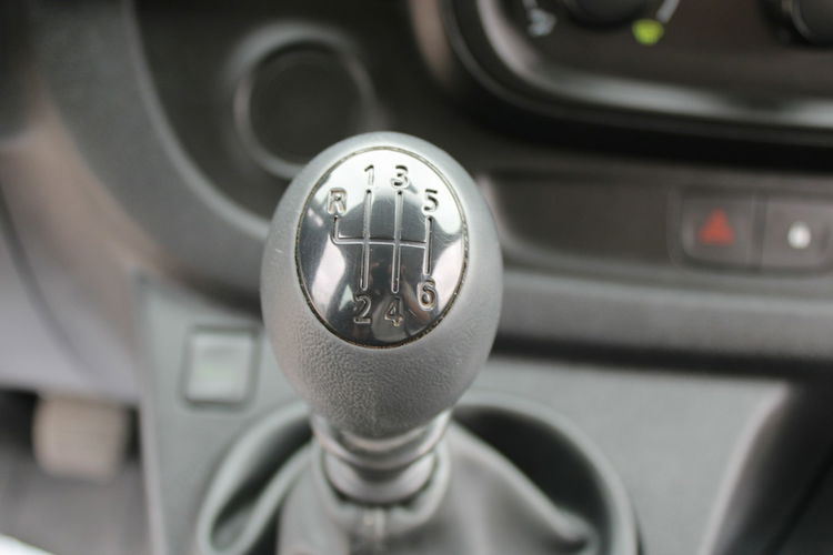 Renault Trafic 9 Osobowy F-vat Gwarancja Salon Polska zdjęcie 19