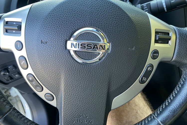 Nissan Qashqai 4X4. Zadbany Bezwypadkowy Niski oryginalny przebieg zdjęcie 12