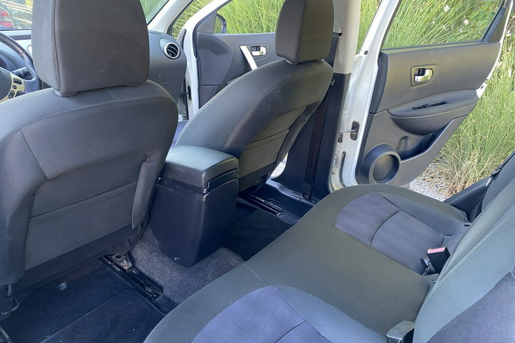 Nissan Qashqai 4X4. Zadbany Bezwypadkowy Niski oryginalny przebieg zdjęcie 18