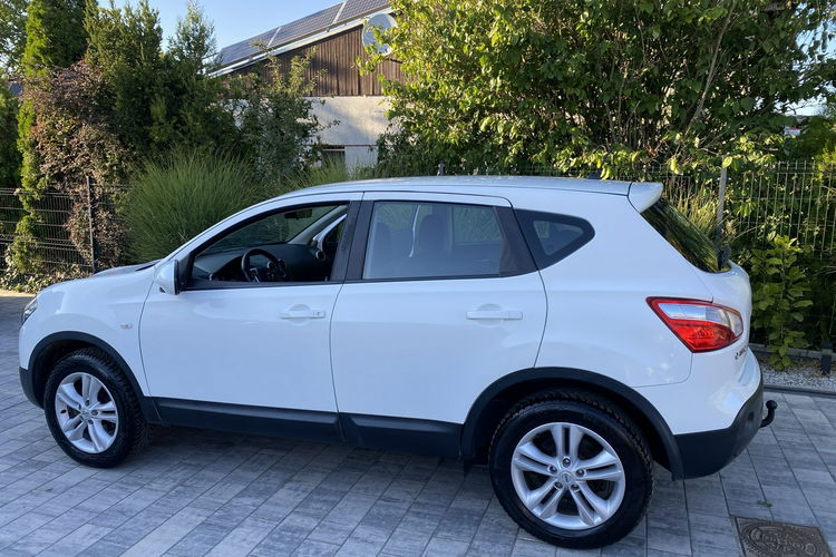Nissan Qashqai 4X4. Zadbany Bezwypadkowy Niski oryginalny przebieg zdjęcie 24