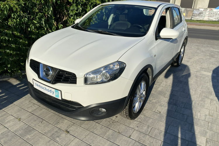 Nissan Qashqai 4X4. Zadbany Bezwypadkowy Niski oryginalny przebieg zdjęcie 27
