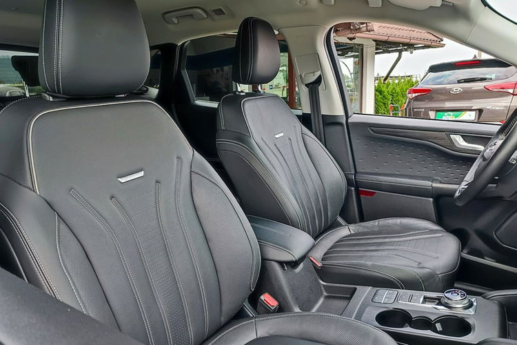 Ford Kuga AWD (4x4) + max Vignale + niski przebieg zdjęcie 14