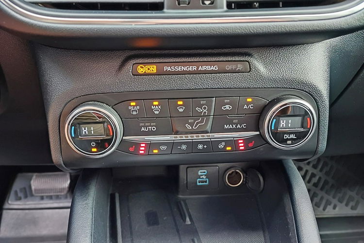 Ford Kuga AWD (4x4) + max Vignale + niski przebieg zdjęcie 15