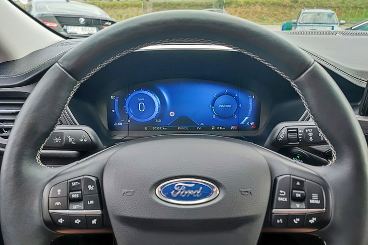 Ford Kuga AWD (4x4) + max Vignale + niski przebieg zdjęcie 19