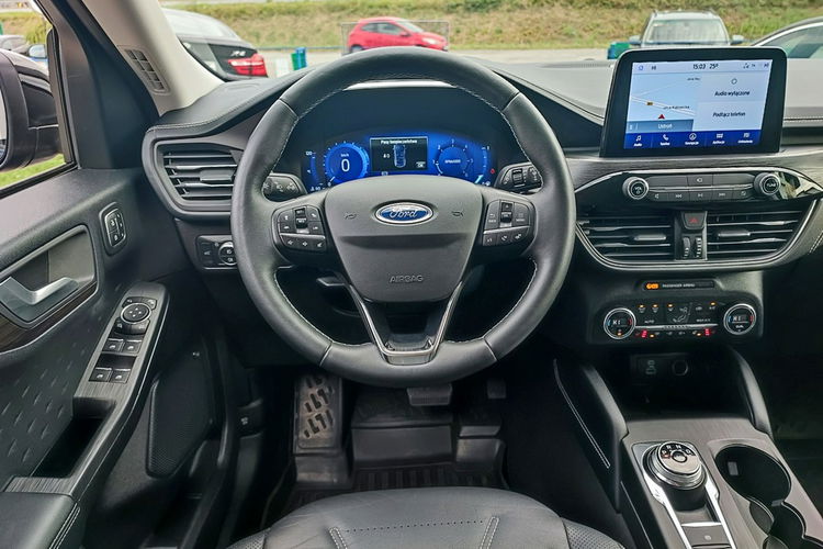 Ford Kuga AWD (4x4) + max Vignale + niski przebieg zdjęcie 27